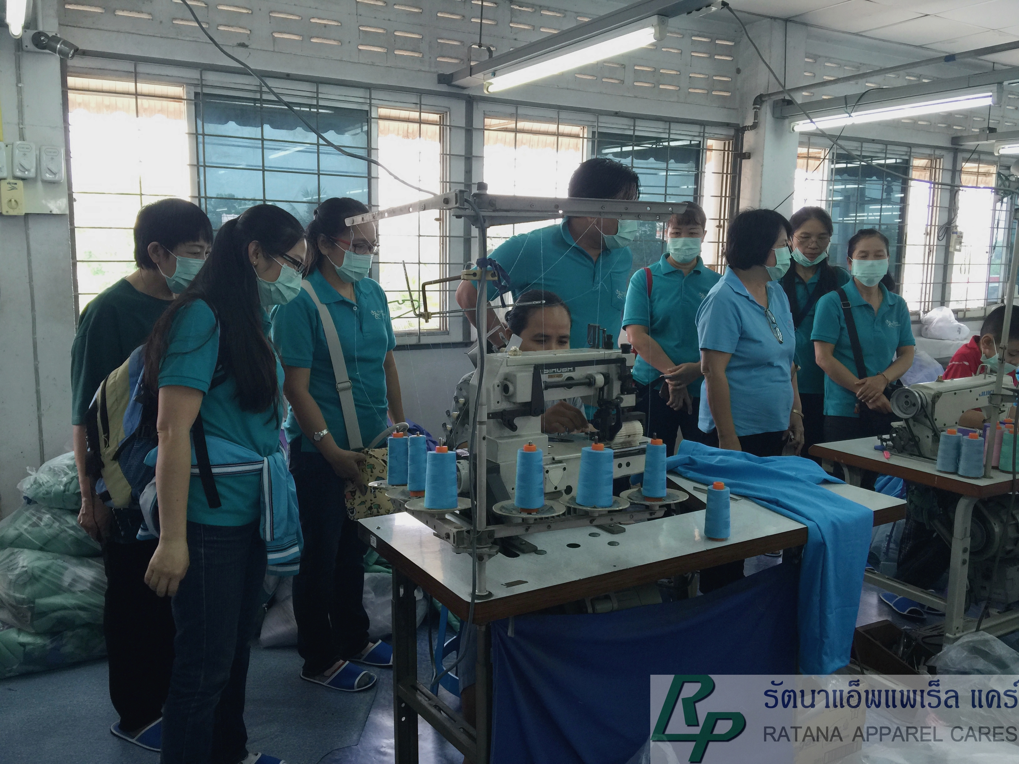 เจ้าหน้าที่โรงพยาบาลมหาราชเชียงใหม่เยี่ยมชมโรงงาน วันที่30กรกฎาคม 2558