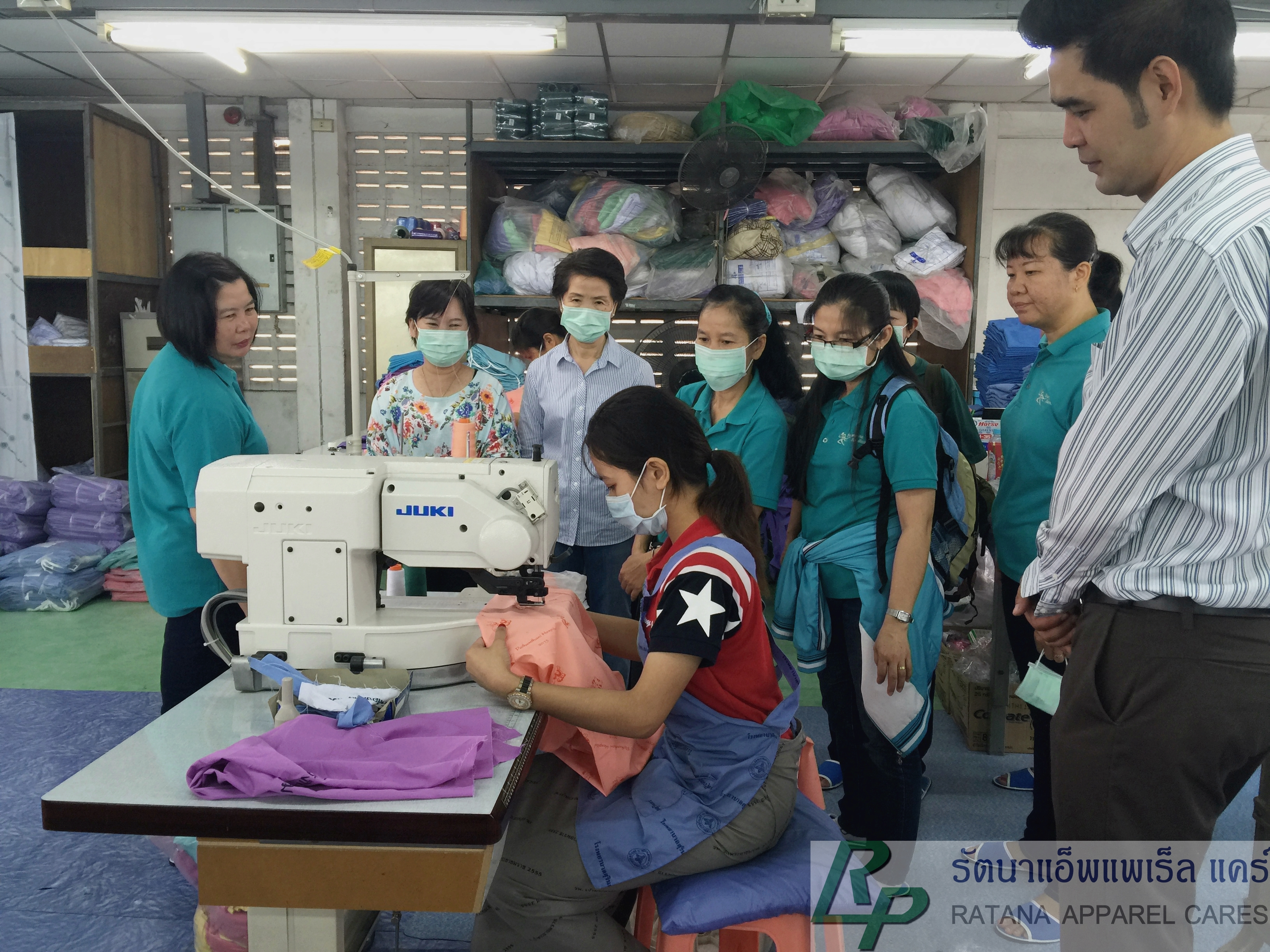 เจ้าหน้าที่โรงพยาบาลมหาราชเชียงใหม่เยี่ยมชมโรงงาน วันที่30กรกฎาคม 2558