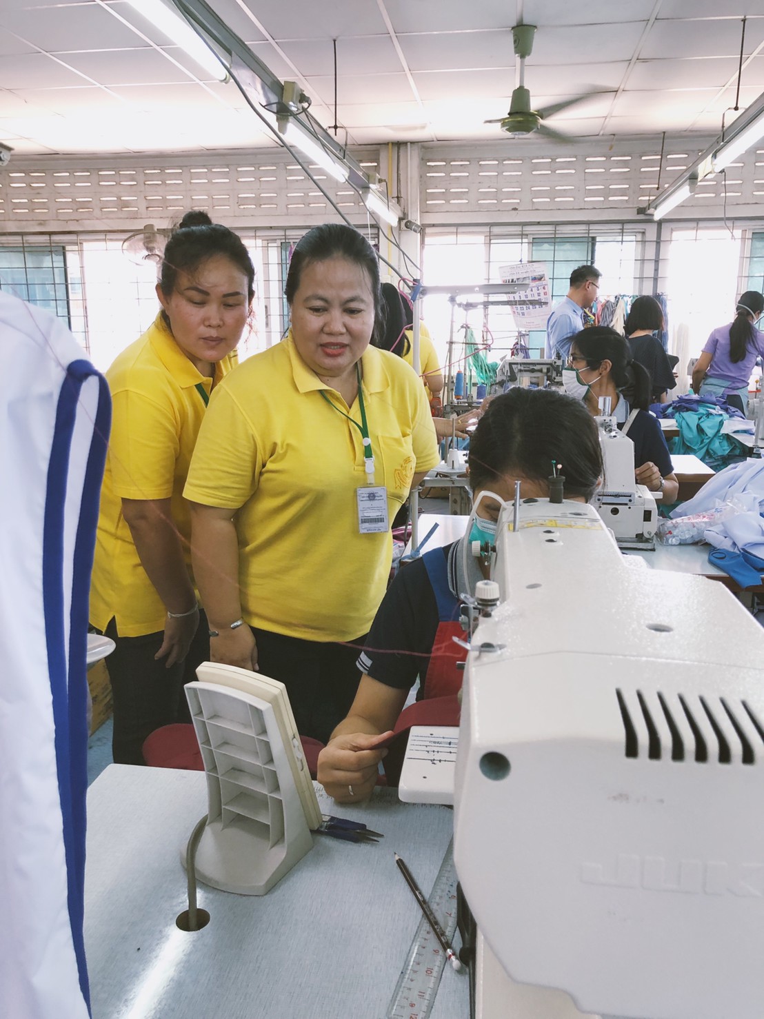 หัวหน้างานบริการผ้าและทีมงาน คณะแพทยศาสตร์ รามาธิบดี